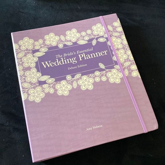 The Brides Essential Wedding Planner Binder - Picture 1 of 3